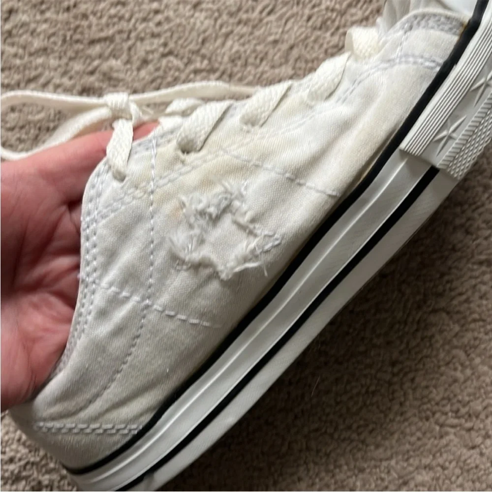 Converse reposhing this